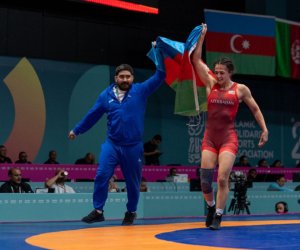 Azərbaycanın qadın güləşçisi İslamiadanın qalibi olub