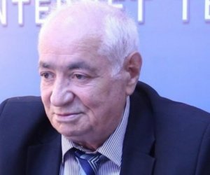 Prezident Vahid Əzizi təltif edib