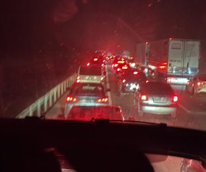 На 104-м километре трассы Баку–Газах затруднено движение транспорта