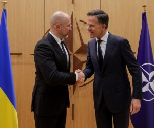 Министр обороны Украины встретится с генсеком НАТО в Брюсселе