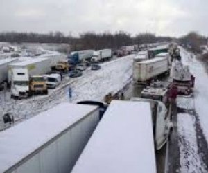 NBC: В Индиане более 40 машин попали в ДТП из-за снегопада