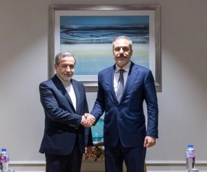 Türkiyə və İran XİN başçıları arasında görüş başlayıb