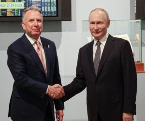 Stiv Uitkov Moskvaya səfər edəcək