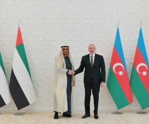 
Prezident İlham Əliyev Məhəmməd bin Zayed Al Nəhyana təbrik ünvanlayıb