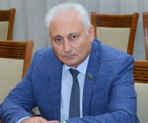 Deputat toponimlərlə bağlı məsələyə toxunub