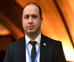 Gürcüstan məktəblərində vahid geyim forması tətbiq olunacaq