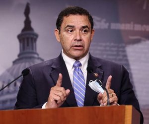 Трамп помиловал конгрессмена, обвиненного из-за Азербайджана