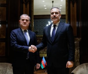 Bayramov Hakan Fidanla görüşüb