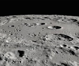 Америка хочет вернуться на Луну раньше Китая — Айзекман