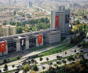 Ukrayna və Rusiyadan olan diplomatlar Türkiyə XİN-ə çağırılıb