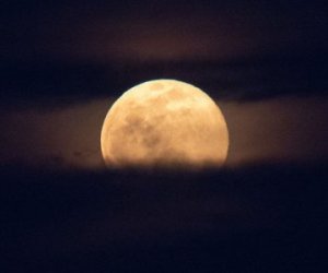 Сегодня ночью жители Азербайджана смогут наблюдать Суперлуние