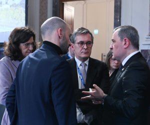 Байрамов встретился с министром-делегатом Франции по европейским делам