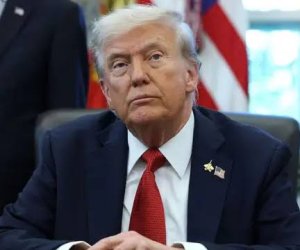 Трамп поручил Минздраву США изучить графики вакцинации в других странах