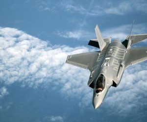 ВС США начнут наносить авиаудары по наземным целям для борьбы с наркокартелями