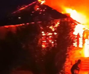 Biləsuvarda 4 otaqlı ev yanıb - Video