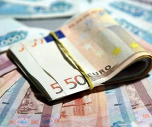 Avro bahalaşıb,rubl ucuzlaşıb - Məzənnə