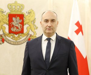 Gürcüstanın keçmiş müdafiə naziri həbsdə saxlanılıb