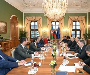 Azərbaycan və Slovakiya prezidentlərinin geniş tərkibdə görüşü olub