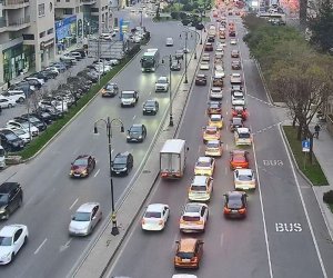 On bir yolda tıxac var - Siyahı