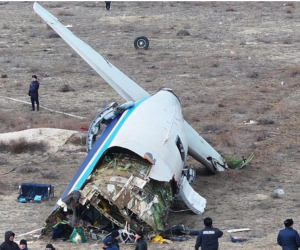 Kazakhstan says final report on AZAL plane crash will be released after foreign lab results