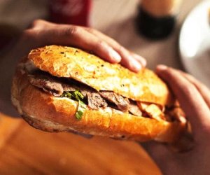 Gəncədə məktəblilər arasında qida zəhərlənməsi: ən azı 8 şagird xəstəxanaya yerləşdirilib