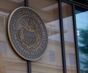 ФРС в третий раз подряд снижает ставку