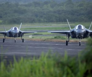 Американские военные самолеты у берегов Венесуэлы