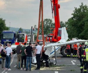 Almaniyada təyyarə insanların olduğu küçəyə eniş edib, yaralılar var
