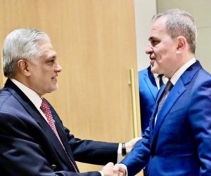 Главы МИД Азербайджана и Пакистана обсудили региональные вопросы