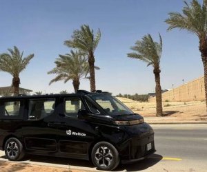 Dubayda sürücüsüz taksilər sınaqdan keçirilib