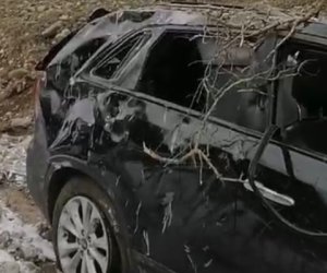 Qusarda avtomobil dərəyə aşıb, ölən və yaralananlar var