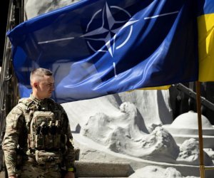 Зеленский прокомментировал присутствие военных НАТО в Украине -Oбновлено