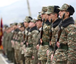 Ermənistanda hərbi xidmətin müddəti azaldılıb
