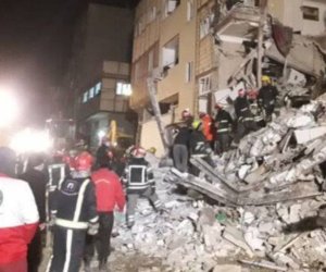 İranda yaşayış binası çöküb