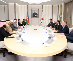 SOCAR və BƏƏ-nin ENOC Qrupu enerji əməkdaşlığını genişləndirməyi müzakirə edib