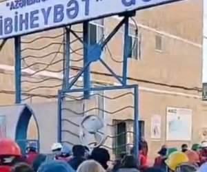 Рабочие судоремонтного завода &laquo;Бибиэйбат&raquo; в Баку протестуют против закрытия предприятия