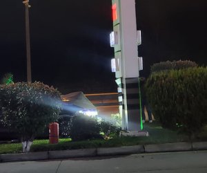 Bakıda avtomobil yanacaqdoldurma məntəqəsinə çırpılıb