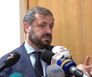 Ermənistana Azərbaycan benzininin tədarükü davamlı olacaq -Papoyan