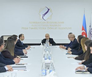 Peşə Təhsili üzrə Dövlət Agentliyinin yeni direktoru kollektivə təqdim olunub