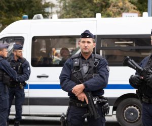 МВД Франции усилит меры безопасности в преддверии новогодних праздников