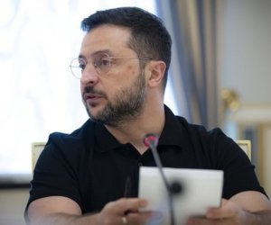 Зеленский: Россия пытается блокировать морскую логистику Украины