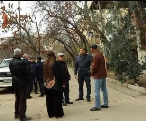 Hasar arxasında qalan sakinər &ldquo;WhiteStone Tower&rdquo;  tikinti şirkətindən şikayətçidir- VİDEO