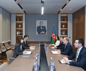 Ceyhun Bayramov diplomatik fəaliyyəti başa çatan Vladanka Andreyevanı qəbul edib