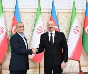 Məsud Pezeşkian Prezident İlham Əliyevə zəng edib