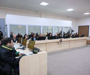 Ermənistan vətəndaşlarının məhkəməsi təqsirləndirilən şəxslərin son söz çıxışları ilə davam etdirilib