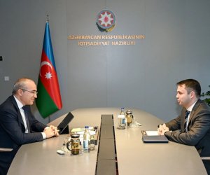 Mikayıl Cabbarov IV "Yüksəliş" müsabiqəsinin qalibləri ilə görüşüb