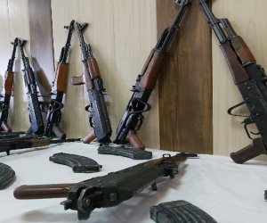 Azərbaycanda silah alveri edən cinayətkar dəstənin üzvləri tutulub