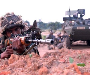 Индия и Китай активно строят инфраструктуру для войны за Гималаи