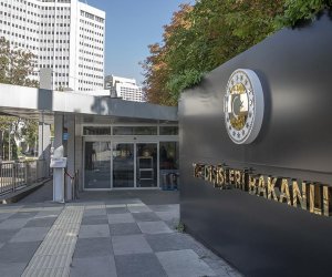 Türkiyə XİN Suriyadakı terroru pisləyib