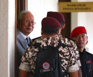 Экс-премьера Малайзии посадили еще на 15 лет